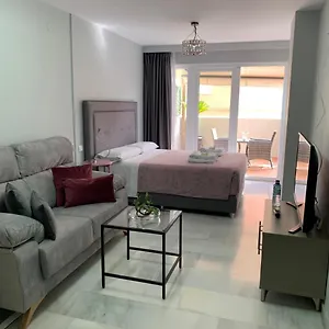 Kentia Màlaga
